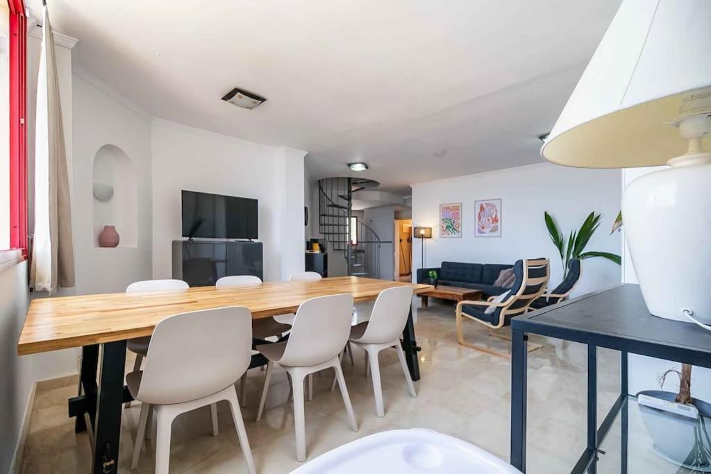 120 - Cozy Duplex Penthouse With Panoramic Views Appartement *